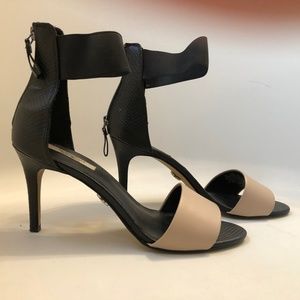 Vera Want two-tone zip-back ankle strap sandals